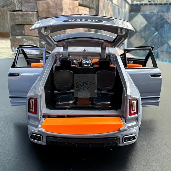 1:20 scale Rolls-Royce CULLINAN DIECAST WITH HEADLIGHT & Diecast - Picture 7 of 8